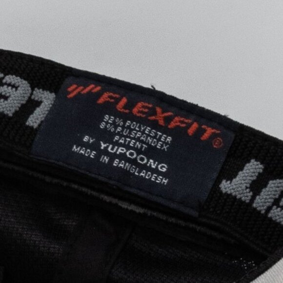 La Helicopters Black Flexfit Baseball Cap By Yupoong - Picture 6 of 6